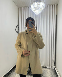 Dik Yaka Asimetrik Ekru Kuşaklı Kaban